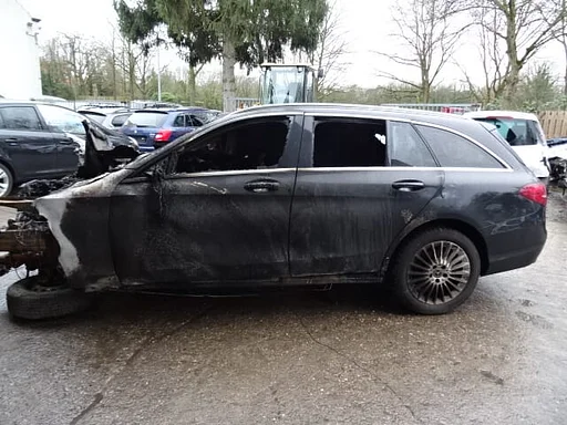 Mercedes C 180 S205 t  bj 2017 brandschade voor demontage