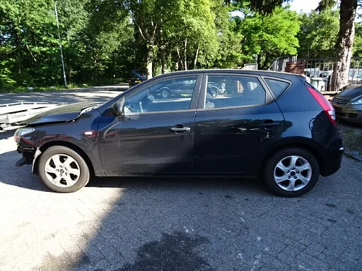 Hyundai I 30 1.4 16v bj 2010 111000 km voor demontage.