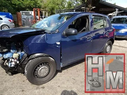 Dacia Sandero 1.2 bj 2015 voor demontage