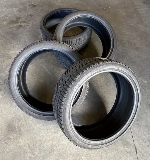 235/35 R19 Continental Winterbanden