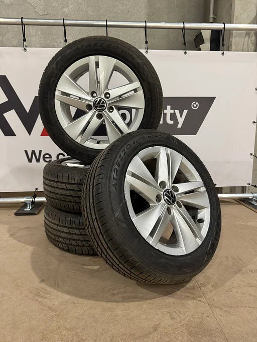 Complete zomerset Volkswagen golf 8 205/55R16
