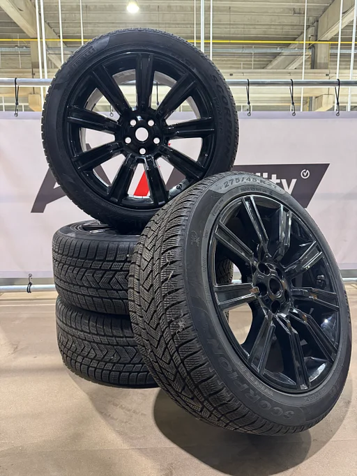 4 Winterset Range Rover Sport 275/45R21 6-7mm