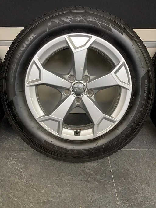 17” originele Audi Q3 F3 velgen + winterbanden 5x112 83A601025AL