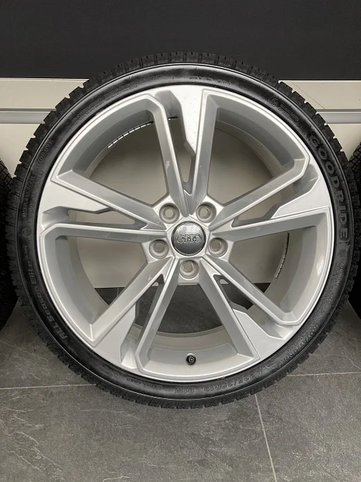 19” originele Audi A3 S3 8P 8V 8Y velgen + allseason banden 83A 601 025M