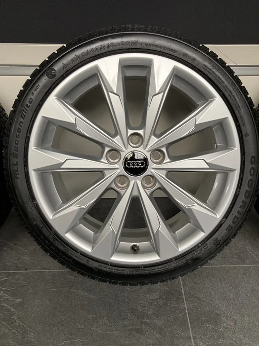 18” originele Audi A3 / S3 8P 8V 8Y velgen allseason banden 5x112 83A 601 025G