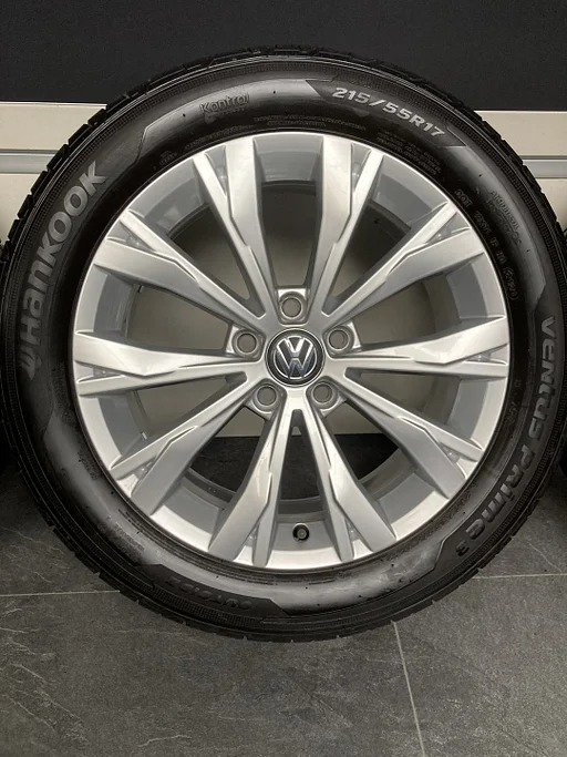 17” originele Volkswagen Passat B7 B8 velgen + banden 5x112 5NA 601 025