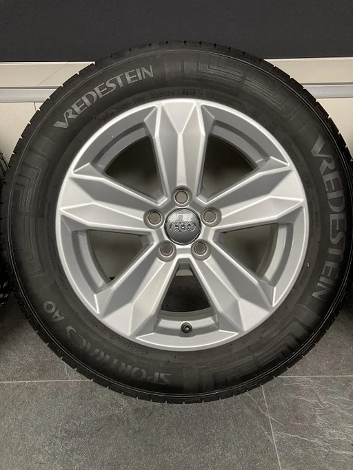 15” originele Audi a1 GB velgen + banden 5x100 82A 602 025