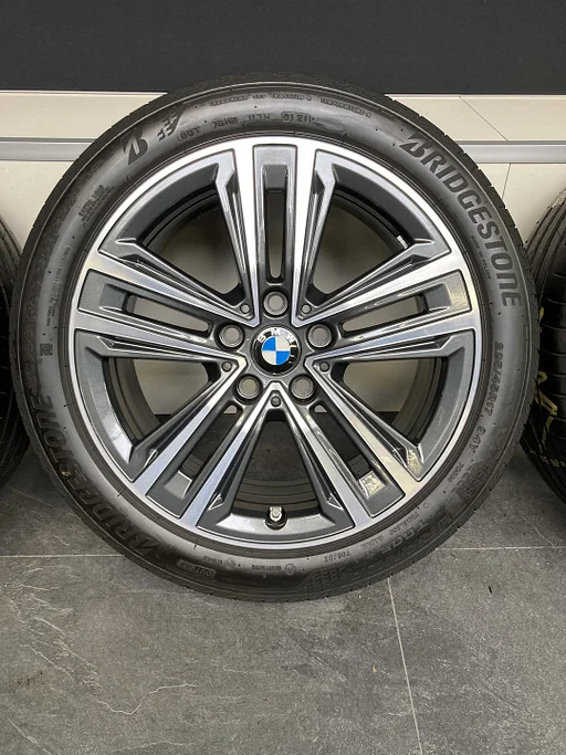 17” Originele BMW 1 serie F40 / 2 serie F44  velgen + banden 5x112 6884022