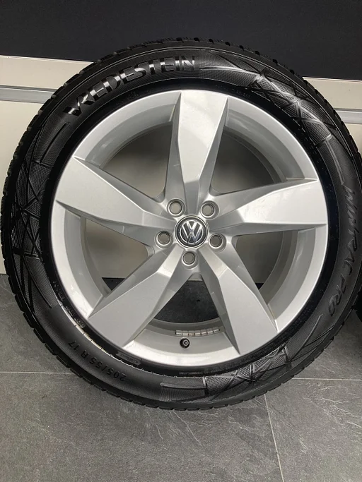 17” originele Volkswagen T-cross / Taigo velgen winterbanden 5x100 2GM 601 025A
