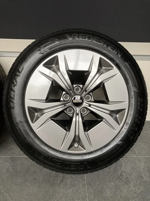 17” originele Mini Countryman U25 / BMW X1 U11 velgen banden 5x112 6893036