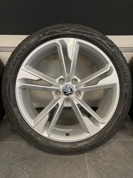 19” originele Skoda Karoq (4x4 / Seat Ateca velgen + banden 5x112