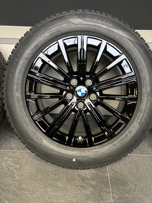 17” originele BMW X1 iX1 U11 / X2 U10 velgen + winterbanden 833 5x112 5A094B2