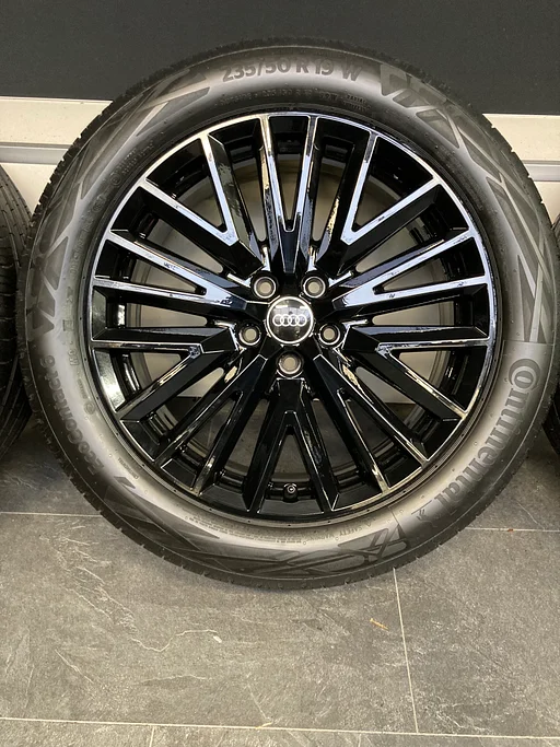 19” originele Audi Q3 F3 (Sportback) velgen + banden 5x112 83A601025L