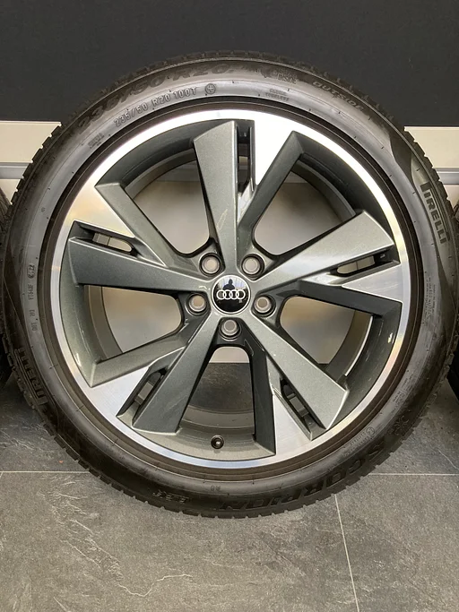 20” originele Audi Q4 Etron velgen + banden 5x112 breedset  89A601025E / 89A601025M
