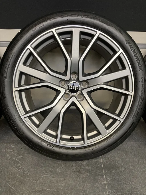 20” originele Audi Q3 F3 Sportback velgen + banden 5x112 83A601025T