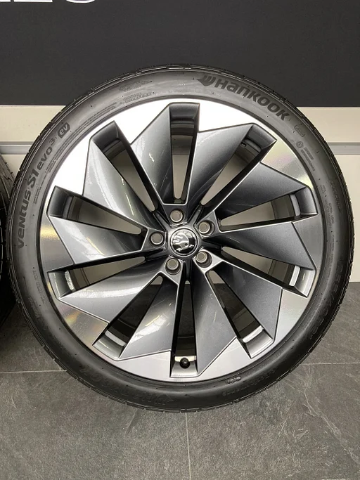 21” originele Skoda Enyaq / Elroq Betria velgen banden 5x112 5L601025BL / 5LA601025BM