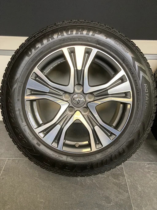 17” originele Totota Rav4 velgen + winterbanden 5x114.3 TPMS PZ49M-X0670-Z