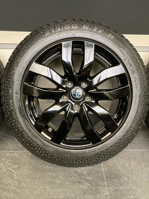 17” Toyota C-hr velgen + winterbanden 5x114.3 TPMS 215/60/17