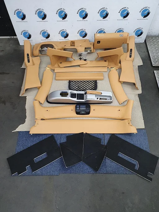 Ferrari 360 Interieur delen met dashboard