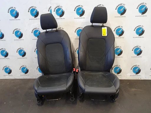 Fiesta  2023 sport leder alcantara interieur  zonder deurpanelen