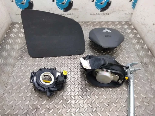 Airbags  Space Star  2016