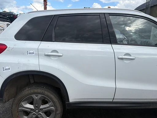 Deur Rechts achter Suzuki Vitara (LY/MY) vanaf 2015 WIT