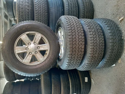 Isuzu D-Max Velgen orgineel met nieuwe Bridgestone Dueler banden