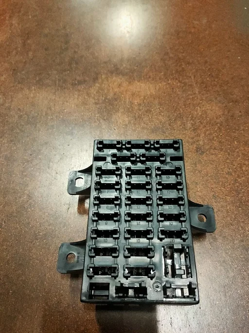 Ssangyong Musso Zekeringkast 8211005000