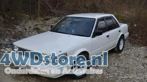 MOTORKAP NISSAN BLEUBIRD U11