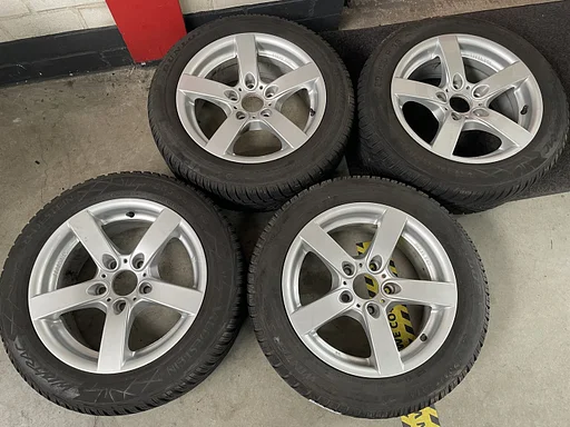 Winterbanden o.a. BMW 1-Serie 205/55 R16 Steek = 5x120