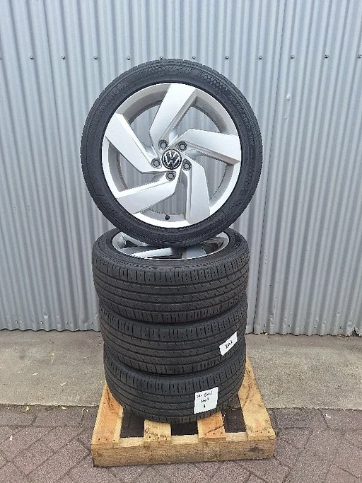 Lichtmetalen velgen met zomerbanden 17 inch, VW Golf