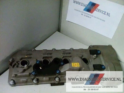 BMW M3 V8 E90 E92 E93 Kleppendeksel bank 2 links cil 5 tot 8 orig num 7838268