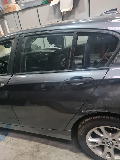 Bmw 1er F20 5 deurs  links achter  portier met ruit
