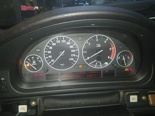 BMW 5 serie E39  530d automaat 2002 klok dashboard kilometerteller combiklok