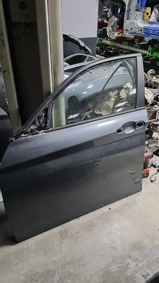 Bmw 1er F20 5 deurs  links voor portier met ruit zonder slot Grijs B39