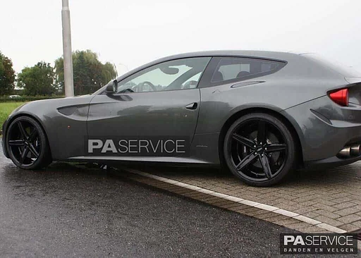 Nw 21 inch Black Concave Ferrari FF breedset incl Michelin