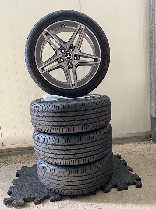 Zgan Origineel 18 inch AMG Zomer / winterset voor A B klasse