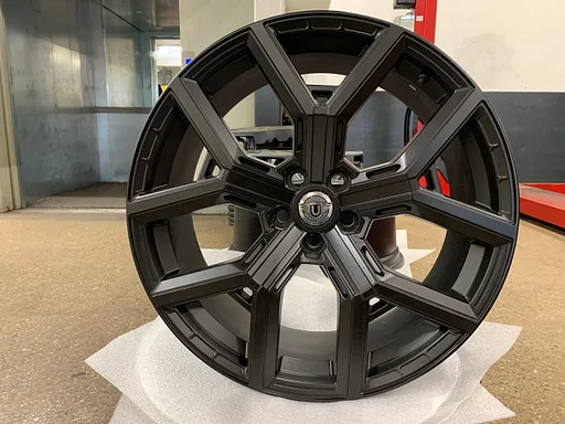 Nieuwe 22 inch Satin Black Urban WX2 velgen voor Range Rover