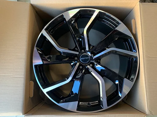 Nieuwe 23 inch GMP Rebel Gloss FPBlack Audi Q8 velgen