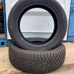 2x Yokohama 235 55 20 Winterbanden met 7.5 mm