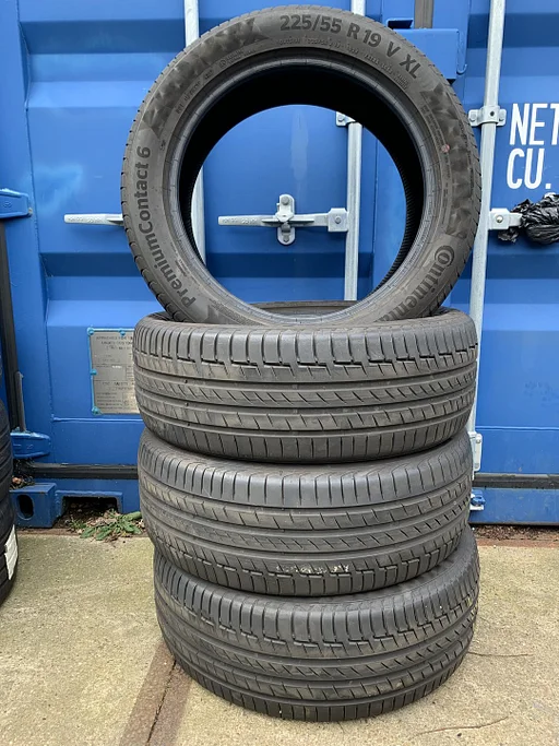 4x Continental 225 55 19 zomerbanden met 6.4 mm