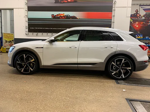 Nieuw 22 inch FPBlack Audi Etron zomerset incl Hankook