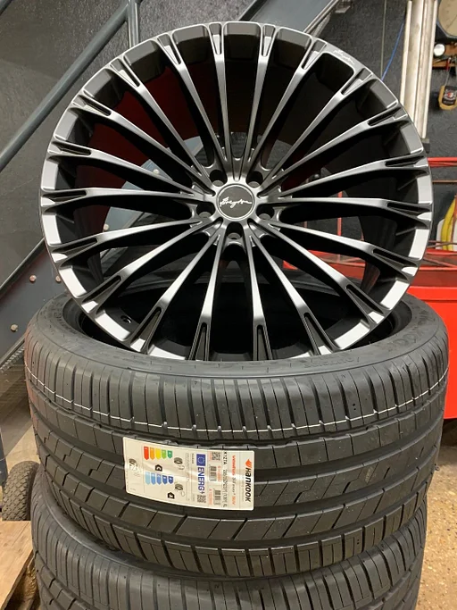 Nw 22 inch Mattblack Breyton LS2 BMW X3 G01 set incl Hankook