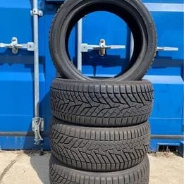 4x Yokohama W Drive Winterbanden 215 45 17 met 7,5 mm