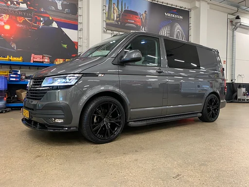 Nieuw 20 inch Gloss Black VW Transporter set inclusief banden