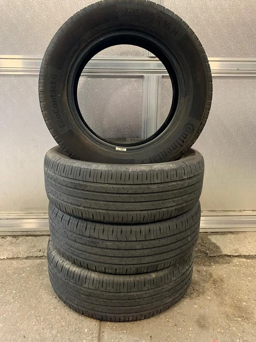 4x Continental 205 60 16 zomerbanden met 5.9 mm