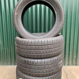 4x Yokohama 215 55 17 zomerbanden met 6,8 en 6,4 mm