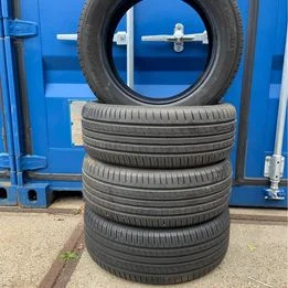 4x Yokohama 205 55 16 zomerbanden met 5.9 mm