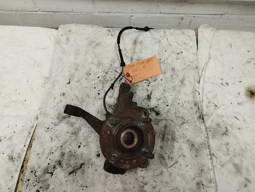 Fusee stuk rechts met wiellager en wielnaaf Ford Fiesta JA8 C1BC2K0004AC