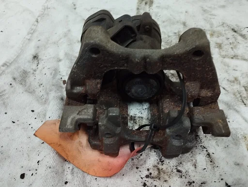 remklauw links achter Volkswagen Sportsvan AM1 5Q0615405CK